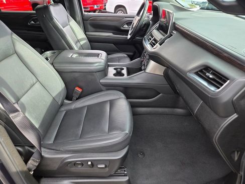 Used 2024 Chevrolet Suburban LT image 15