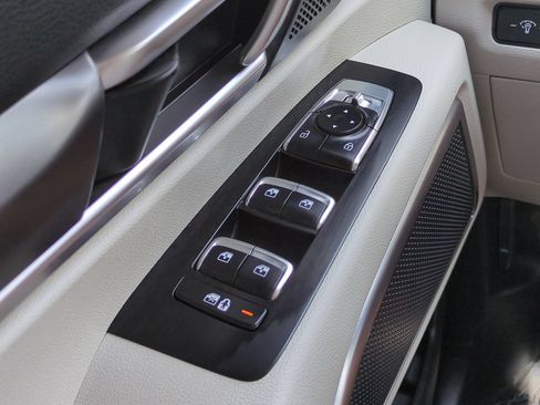 Certified 2025 Kia Telluride S FWD image 25
