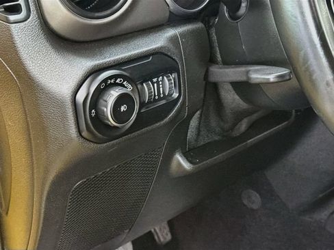 Used 2019 Jeep Wrangler Sport AWD/4WD image 10