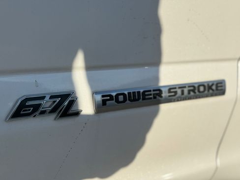 Used 2017 Ford F350 Platinum w/ Platinum Ultimate Package image 11