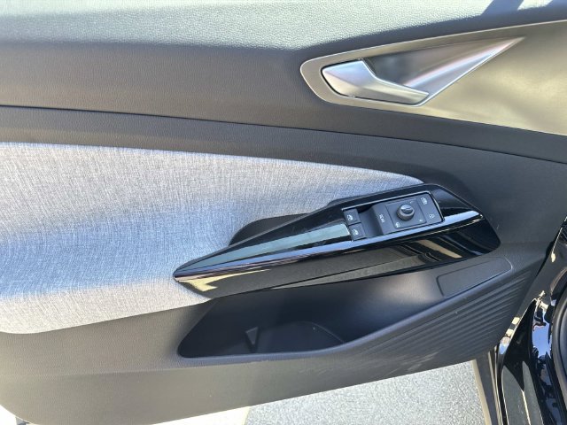 New 2026 Volkswagen ID.4 Pro RWD image 13