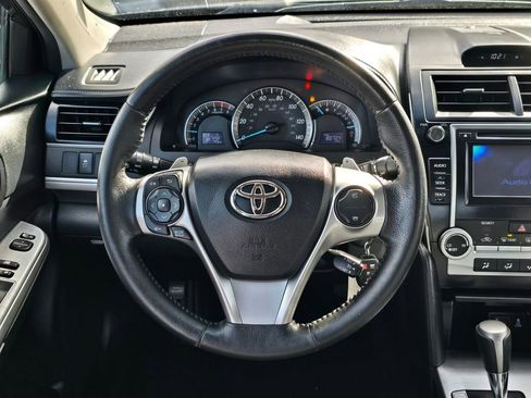 Used 2013 Toyota Camry SE FWD image 17