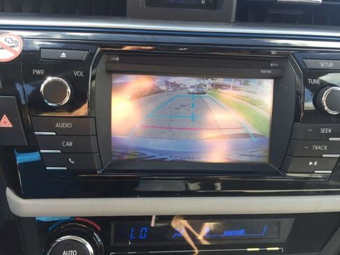 Used 2015 Toyota Corolla image 13