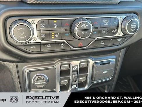 Used 2022 Jeep Wrangler Unlimited Sport S w/ Sun And Sound Package image 16