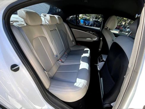 Used 2022 Genesis G70 2.0T image 19