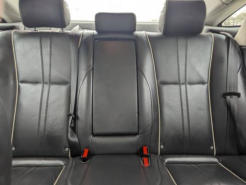 Used 2019 Jaguar XJ R-Sport image 32