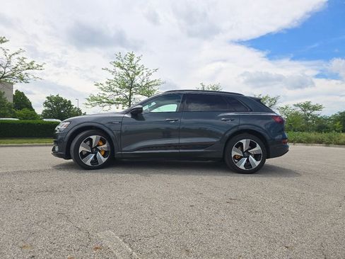 Used 2023 Audi e-tron Premium Plus w/ Premium Plus Package AWD/4WD image 14