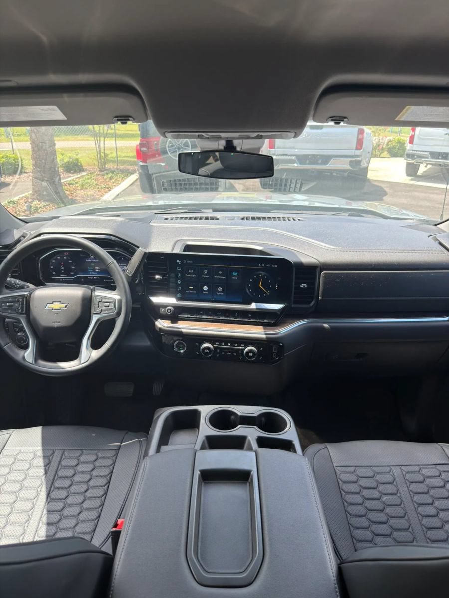 Used 2024 Chevrolet Silverado 1500 LT AWD/4WD image 12