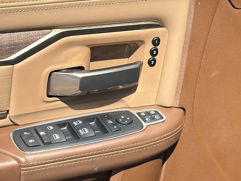 Used 2024 RAM 3500 Limited w/ Towing Technology Group image 9