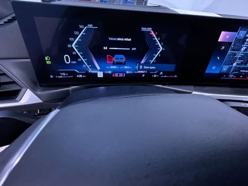 Used 2023 BMW 330i xDrive Sedan w/ Premium Package image 22