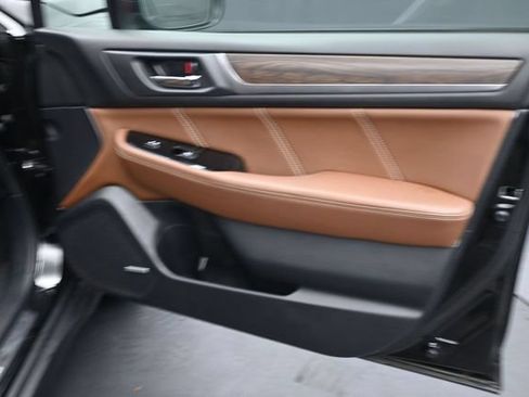 Used 2019 Subaru Outback 2.5i Touring w/ Popular Package #3A AWD/4WD image 35