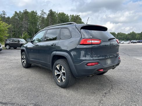 Used 2016 Jeep Cherokee Trailhawk w/ Comfort/Convenience Group AWD/4WD image 6