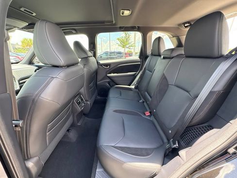 New 2026 Subaru Forester Touring AWD/4WD image 17