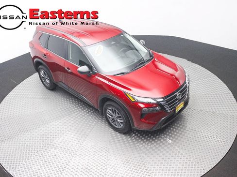 Used 2024 Nissan Rogue S AWD/4WD image 3