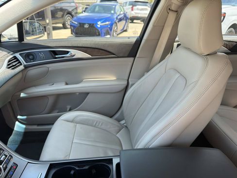 Used 2020 Lincoln MKZ Reserve w/ Monochromatic Package FWD image 17