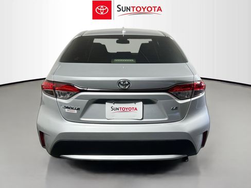 Used 2022 Toyota Corolla LE image 5