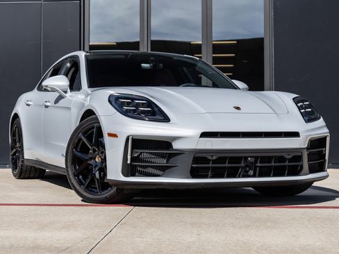 Used 2024 Porsche Panamera 4 image 18