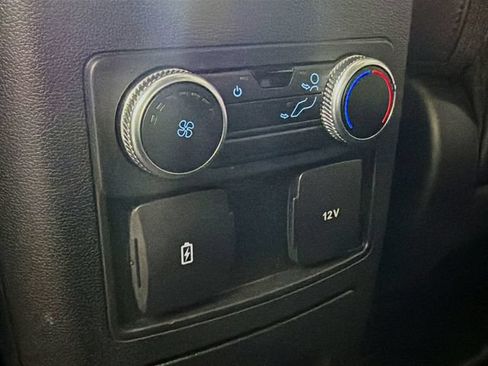 Used 2023 Ford Explorer XLT w/ Equipment Group 202A AWD/4WD image 33