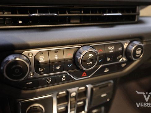 New 2024 Jeep Wrangler Sahara w/ Technology Group image 30