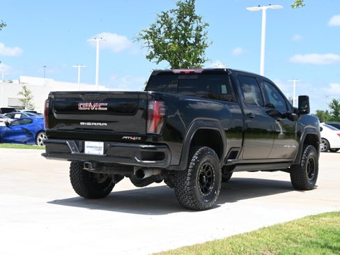 Used 2024 GMC Sierra 2500 AT4X AWD/4WD image 9