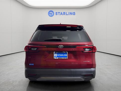 Used 2024 Toyota Grand Highlander XLE image 17