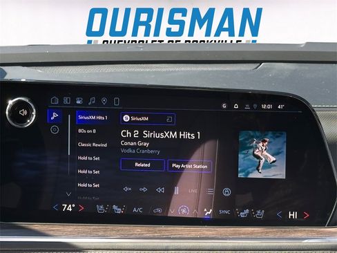 New 2026 Chevrolet Suburban Premier image 14