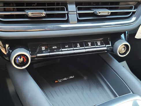 New 2026 Chevrolet Equinox EV RS image 16