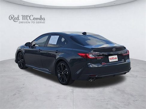 Used 2025 Toyota Camry XSE FWD image 4
