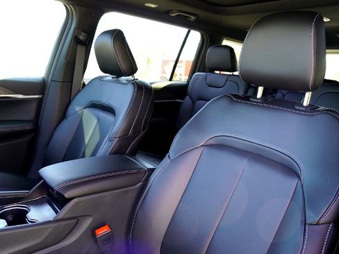 New 2025 Jeep Grand Cherokee L Limited image 10