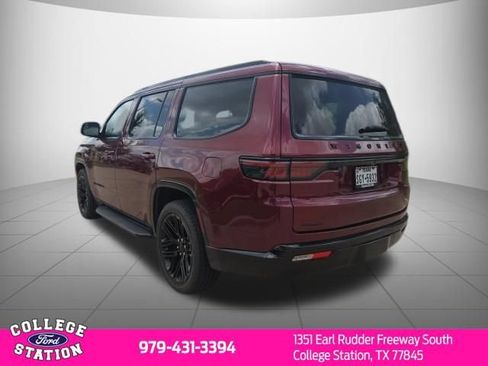 Used 2022 Jeep Wagoneer Series I AWD/4WD image 6