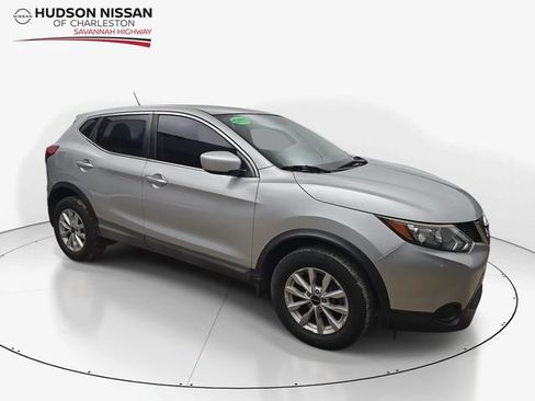 Used 2017 Nissan Rogue Sport S FWD image 1