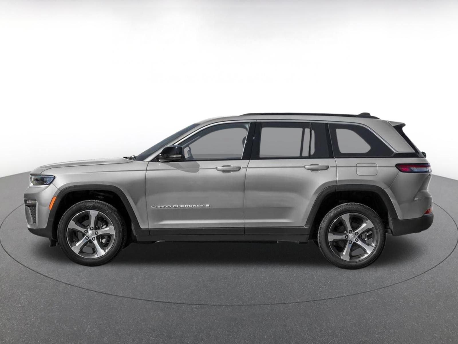 Used 2026 Jeep Grand Cherokee Limited AWD/4WD image 9