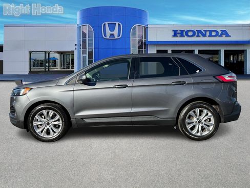 Used 2023 Ford Edge Titanium image 3