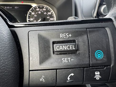 Used 2023 Nissan Rogue SV image 25