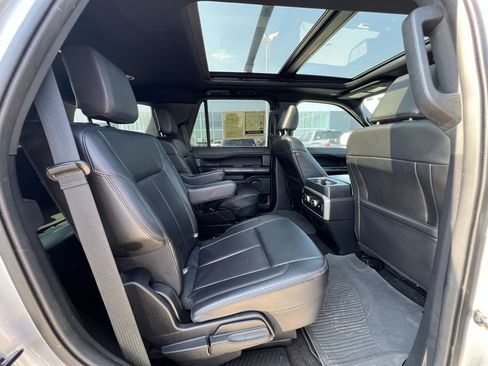 Used 2021 Ford Expedition XLT image 27