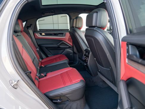 New 2026 Porsche Cayenne S image 25