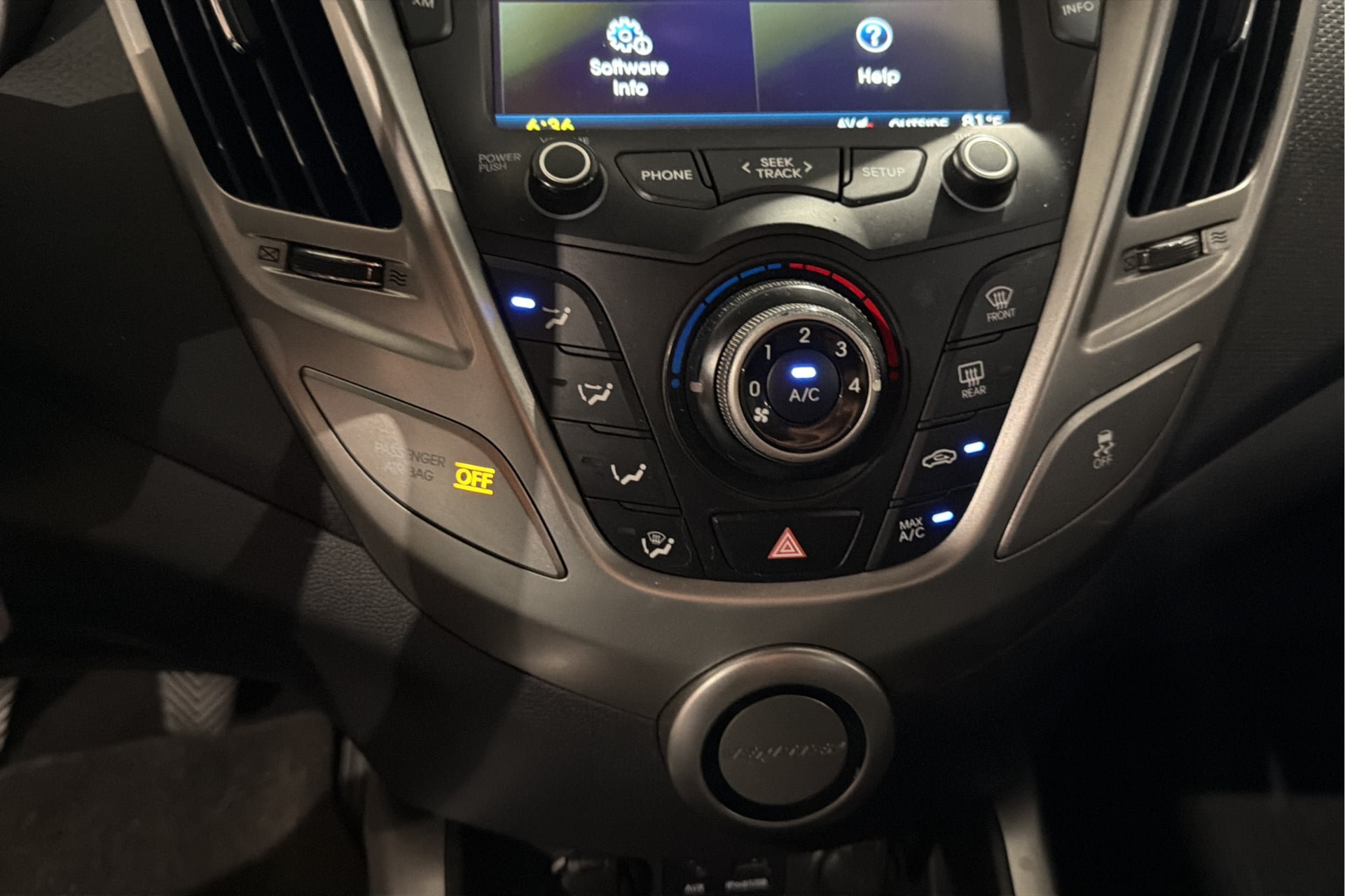 Used 2014 Hyundai Veloster FWD image 28