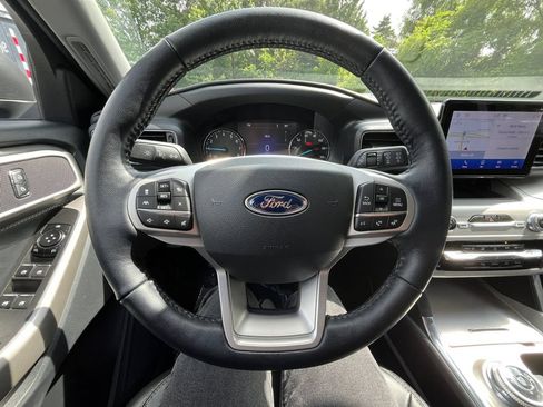 Certified 2022 Ford Explorer XLT w/ Equipment Group 202A AWD/4WD image 11