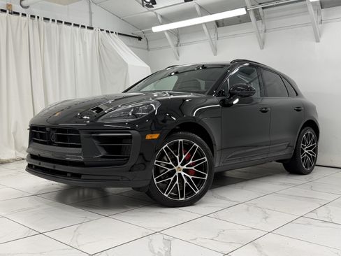 Certified 2024 Porsche Macan S AWD/4WD image 6