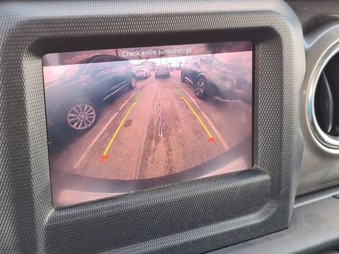 Used 2021 Jeep Wrangler Unlimited Sahara image 29