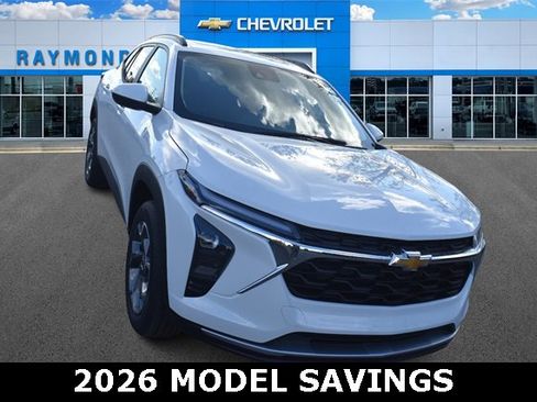 New 2025 Chevrolet Trax LT w/ Sunroof Package image 9