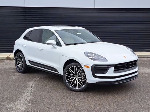 Used 2026 Porsche Macan AWD/4WD image 9