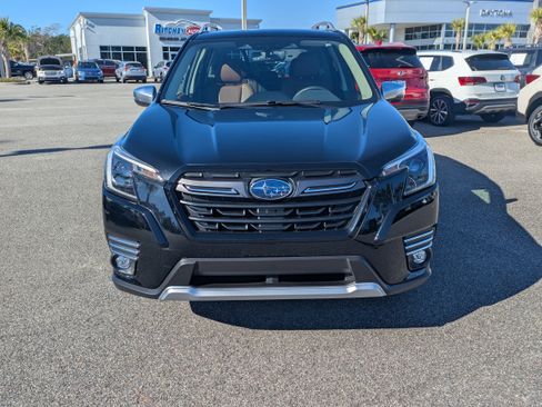 Certified 2022 Subaru Forester Touring w/ Popular Package #3 image 9