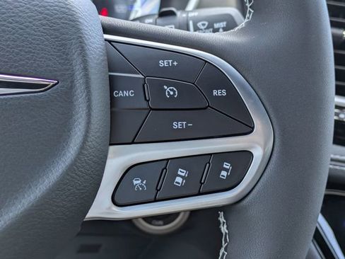 New 2026 Chrysler Pacifica Select FWD image 19