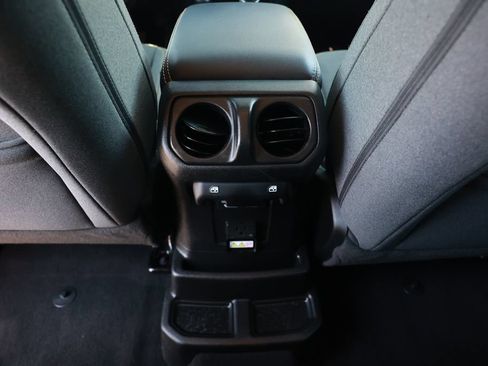 Used 2025 Jeep Wrangler Unlimited Sahara AWD/4WD image 33