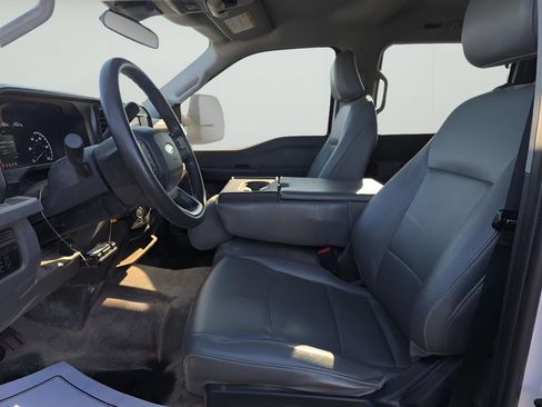 Used 2023 Ford F250 XL AWD/4WD image 2