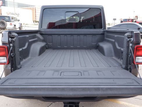 Used 2021 Jeep Gladiator Sport AWD/4WD image 8