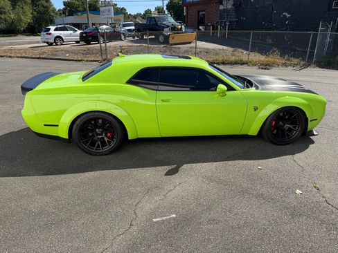 Used 2019 Dodge Challenger SRT Hellcat RWD image 15