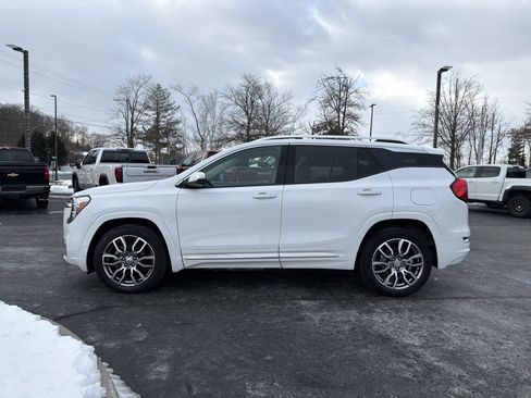 Used 2022 GMC Terrain Denali image 9