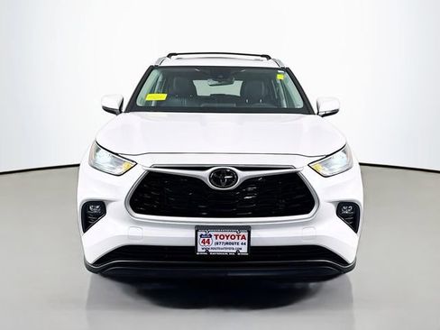 Certified 2023 Toyota Highlander XLE image 11